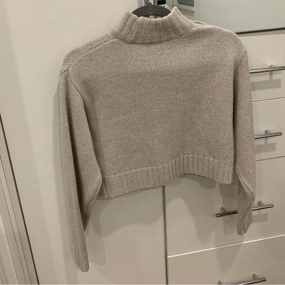 Aritzia Wilfred Free Sweater in light grey - Picture 3 of 4